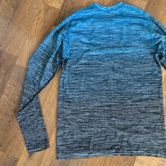 Lululemon Vent Tech Ombre Shirt - Picture 10 of 16